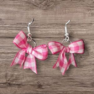 So Adorable! 🥰😍 Pink Gingham Bow Earrings